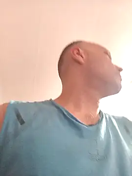 Snapshot of Pineapple04 chatting on 09.27.25 Pineapple04 online show from 09.27.25