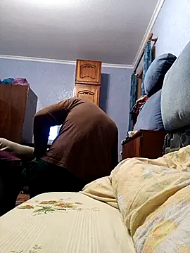 Snapshot of Pineapple04 chatting on 09.30.25 Pineapple04 online show from 09.30.25