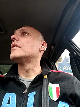 Snapshot of Pineapple04 chatting on 10.01.25 Pineapple04 online show from 10.01.25