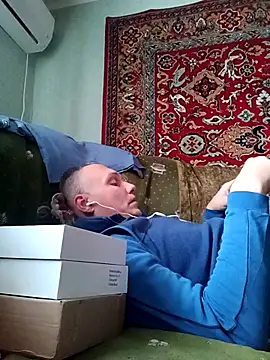 Snapshot of Pineapple04 chatting on 10.02.25 Pineapple04 online show from 10.02.25