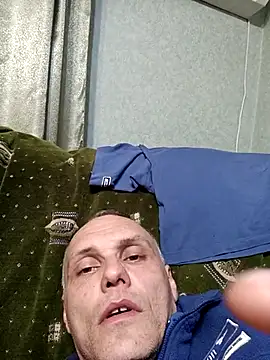 Snapshot of Pineapple04 chatting on 10.02.25 Pineapple04 online show from 10.02.25