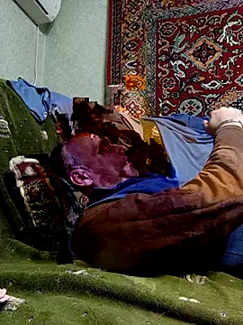 Snapshot of Pineapple04 chatting on 10.05.25 Pineapple04 online show from 10.05.25