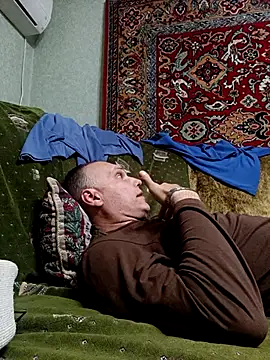 Snapshot of Pineapple04 chatting on 10.07.25 Pineapple04 online show from 10.07.25