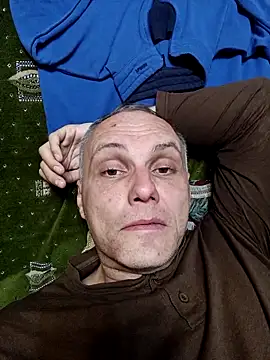 Snapshot of Pineapple04 chatting on 10.08.25 Pineapple04 online show from 10.08.25