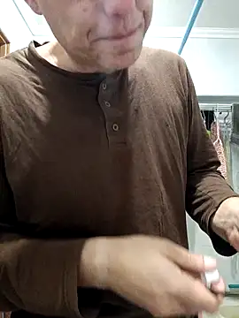 Snapshot of Pineapple04 chatting on 10.10.25 Pineapple04 online show from 10.10.25