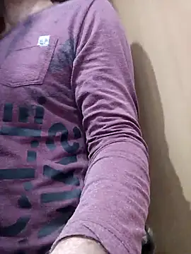 Snapshot of Pineapple04 chatting on 10.18.25 Pineapple04 online show from 10.18.25