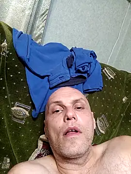 Snapshot of Pineapple04 chatting on 10.20.25 Pineapple04 online show from 10.20.25