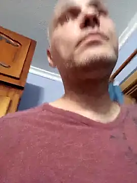 Snapshot of Pineapple04 chatting on 10.27.25 Pineapple04 online show from 10.27.25