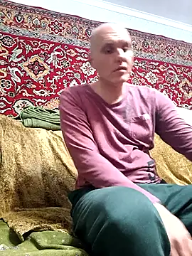 Snapshot of Pineapple04 chatting on 10.29.25 Pineapple04 online show from 10.29.25