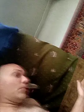 Snapshot of Pineapple04 chatting on 10.31.25 Pineapple04 online show from 10.31.25