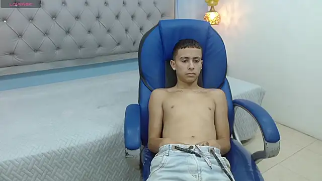 Xavii18 online show from 02.12.25