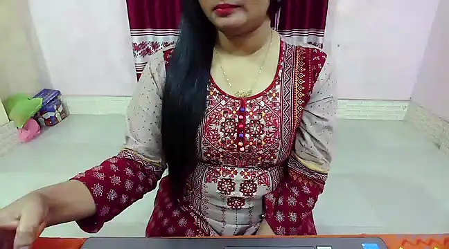 Snapshot of LovelyRose69 chatting on 01.05.25 LovelyRose69 online show from 01.05.25