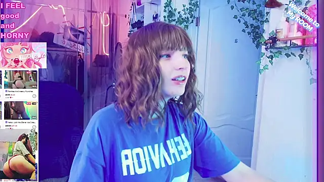 Snapshot of Toxic_Ellies chatting on 12.18.24 Toxic Ellies online show from 12.18.24