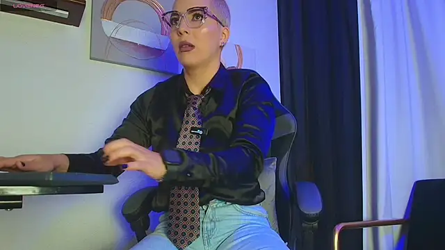 Camila Chainn online show from 10.13.25