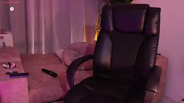 Snapshot of sammy_laszlow chatting on 09.11.25 sammy laszlow online show from 09.11.25