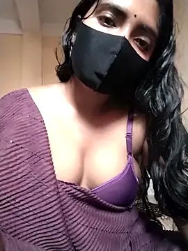 Snapshot of Lina-Rose chatting on 10.09.25 Lina-Rose online show from 10.09.25