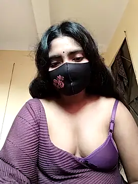 Snapshot of Lina-Rose chatting on 10.12.25 Lina-Rose online show from 10.12.25