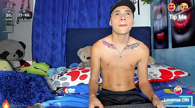 soyander03  online show from 02.13.25