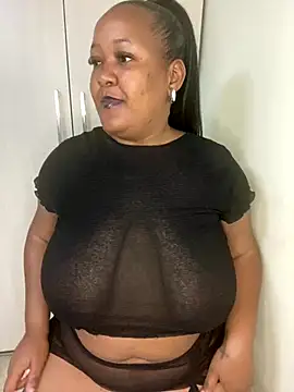 Missmoox24 online show from 10.21.25