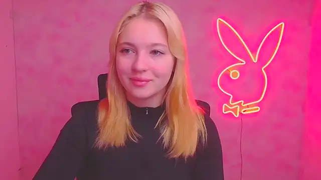 Snapshot of Milka_kiss_ chatting on 10.15.25 Milka kiss  online show from 10.15.25