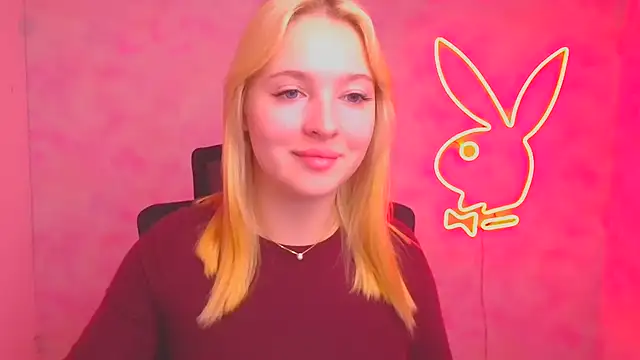 Snapshot of Milka_kiss_ chatting on 10.16.25 Milka kiss  online show from 10.16.25