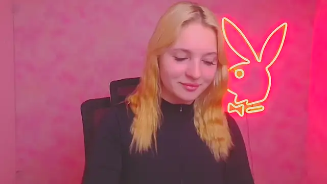 Snapshot of Milka_kiss_ chatting on 10.20.25 Milka kiss  online show from 10.20.25