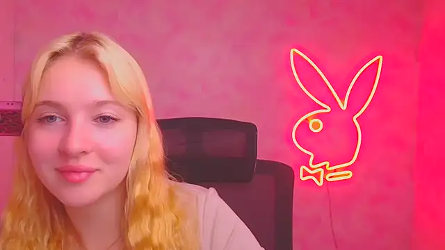 Snapshot of Milka_kiss_ chatting on 10.23.25 Milka kiss  online show from 10.23.25