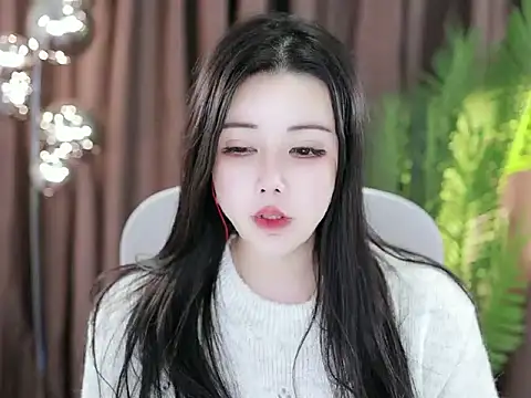 Qiaoqiao  online show from 01.11.25