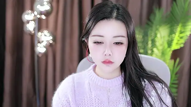 Qiaoqiao  online show from 01.13.25