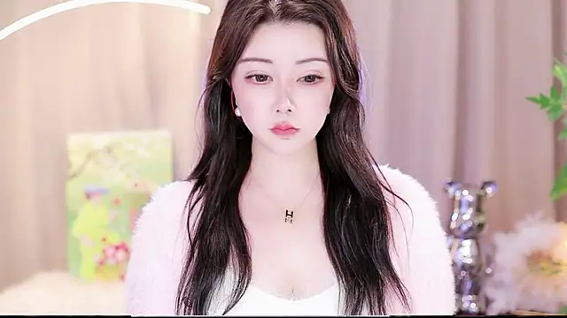 Qiaoqiao  online show from 01.13.25