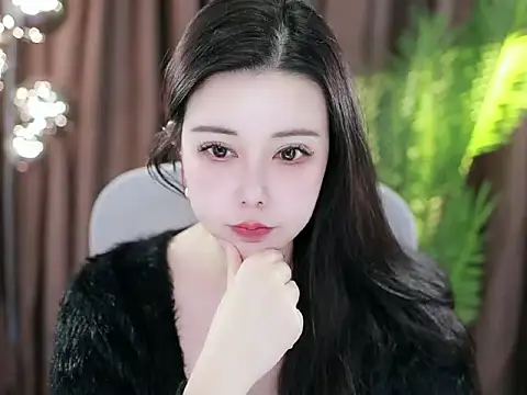 Qiaoqiao  online show from 01.17.25