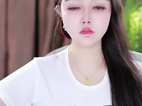 Qiaoqiao  online show from 01.30.25