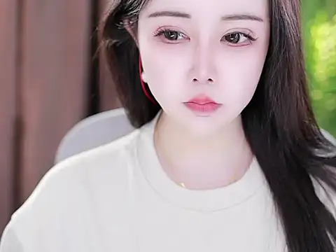 Qiaoqiao  online show from 02.08.25