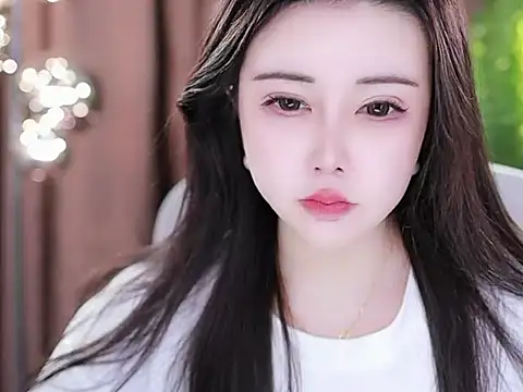 Qiaoqiao  online show from 02.11.25