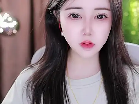 Qiaoqiao  online show from 02.18.25