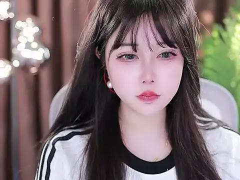 Qiaoqiao  online show from 03.07.25