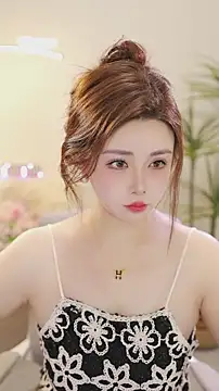 Qiaoqiao  online show from 03.02.26