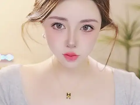 Qiaoqiao  online show from 04.07.26