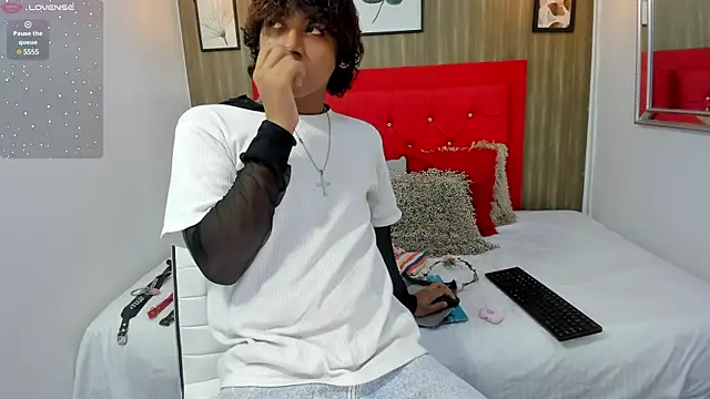 Snapshot of axel_ps chatting on 03.18.25 axel ps online show from 03.18.25