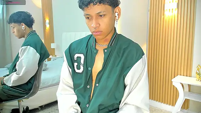 Snapshot of axel_ps chatting on 09.16.25 axel ps online show from 09.16.25