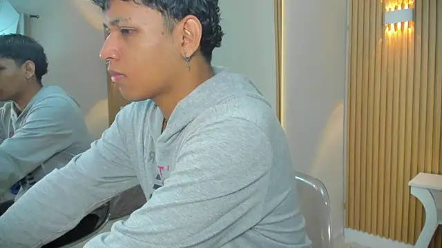 Snapshot of axel_ps chatting on 09.28.25 axel ps online show from 09.28.25