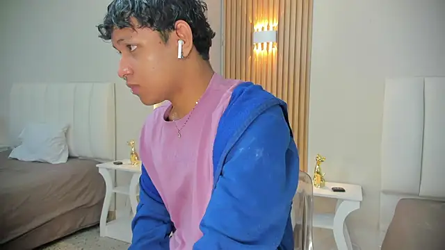 Snapshot of axel_ps chatting on 10.16.25 axel ps online show from 10.16.25