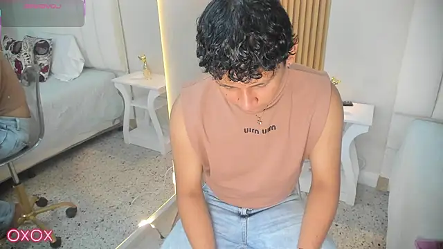 Snapshot of axel_ps chatting on 10.17.25 axel ps online show from 10.17.25