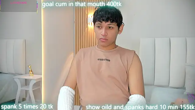 Snapshot of axel_ps chatting on 11.04.25 axel ps online show from 11.04.25