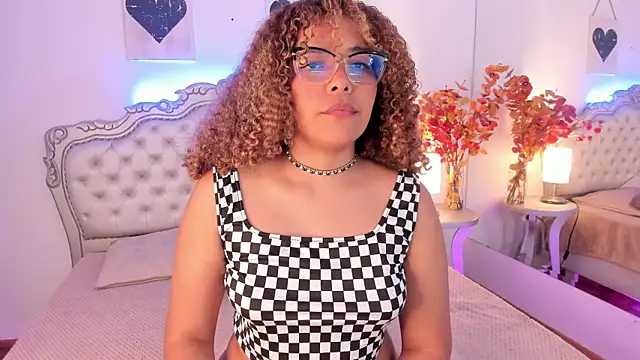 NiaColusi online show from 10.12.25