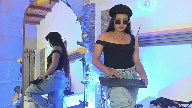 VioletaQueen  online show from 03.20.25