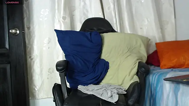 tizziano castillo  online show from 12.19.24