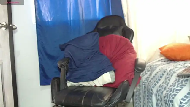 tizziano castillo  online show from 03.15.25