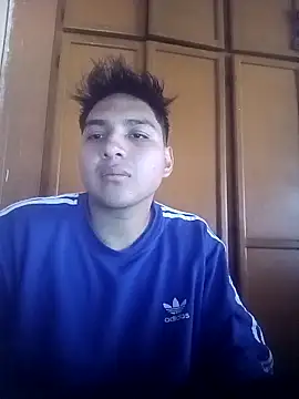 Snapshot of LoganFinds chatting on 12.17.25 LoganFinds online show from 12.17.25