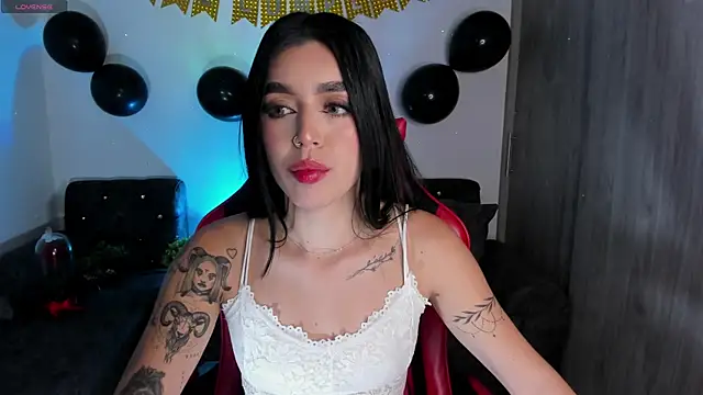 Snapshot of zoee_jackson chatting on 04.18.26 zoee jackson online show from 04.18.26